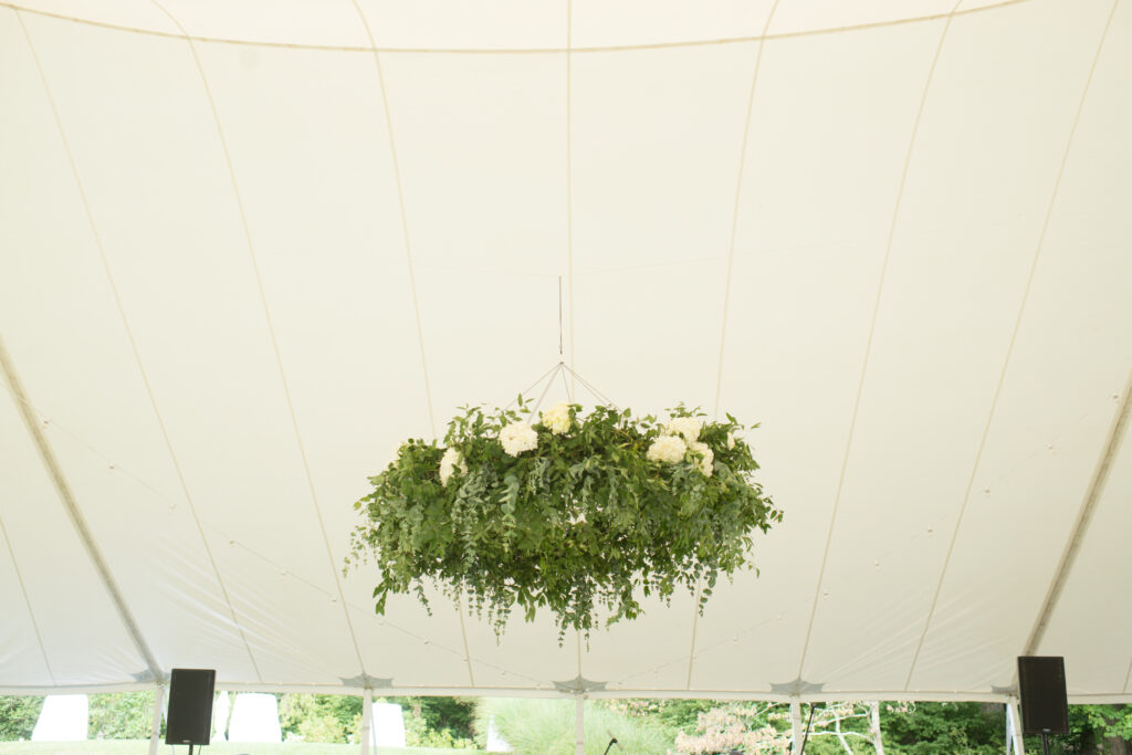 floral-chandelier-eucalputus-beautiful-elegant-hydrangeas-garden-wedding-late-summer-white-wedding-flowers-floral-design-chuppah-green