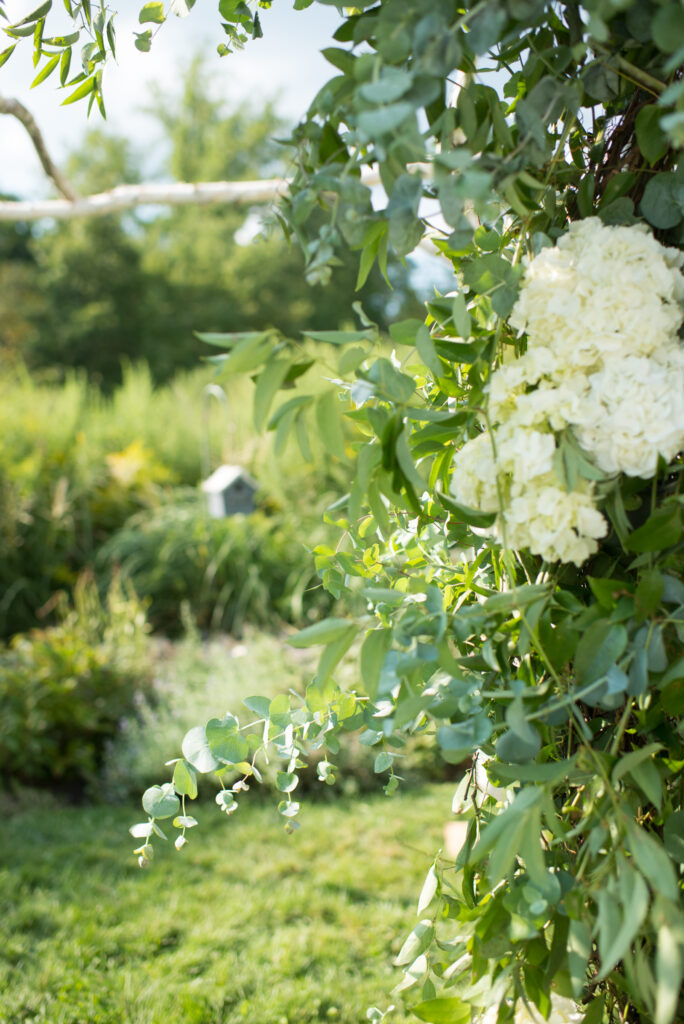 modern-garden-wedding-cocktail-floral-design-beautiful-unique-luxurious-lush-calla-lily-romantic-garden-wedding-connecticut-westchester-county-new-york-city-elegant-wedding