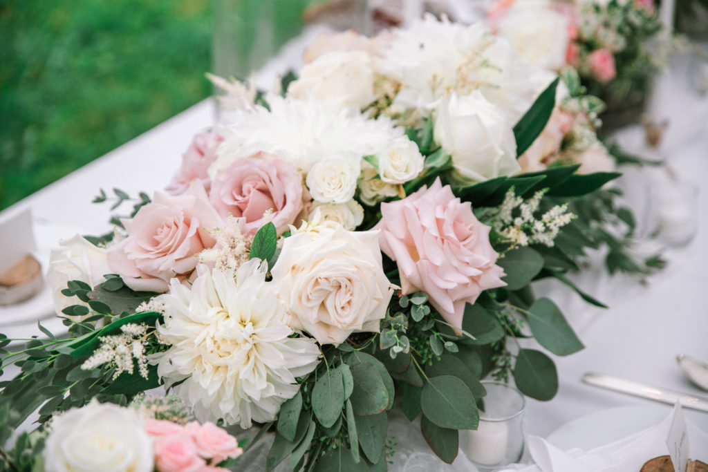English-garden-flowers-wedding-roses-dahlias-unique-luxury
